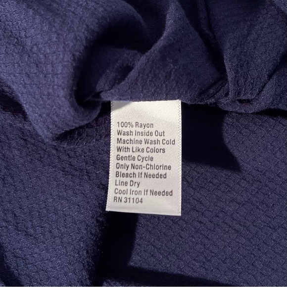 kaari blue / navy blouse with curved bottom and gold buttons size small - Picture 6 of 6